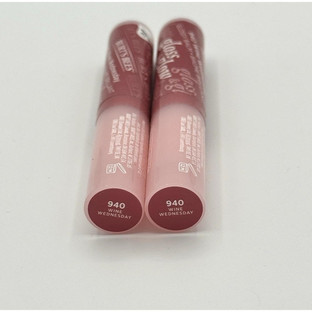 Burts Bees Gloss and Glow‎ Lip Balm 940 Wine Wednesday Lot 2 New Sealed
